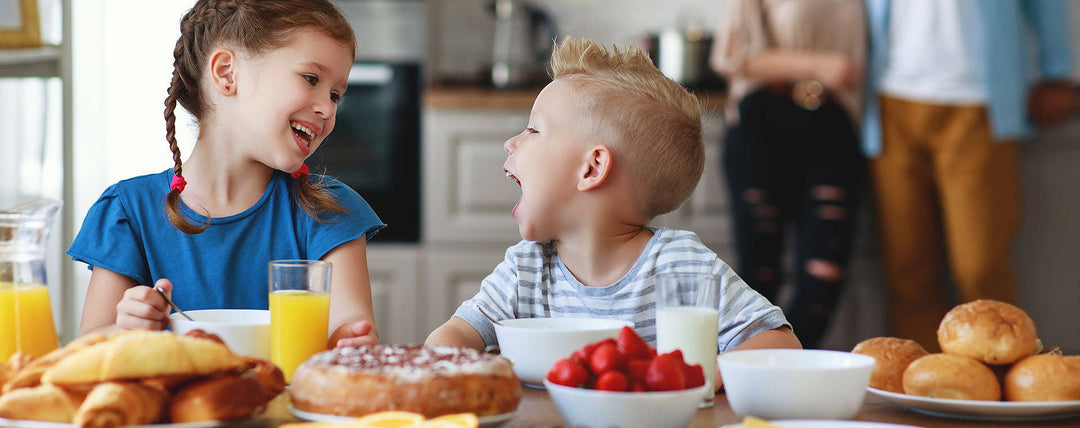 children having breakfast